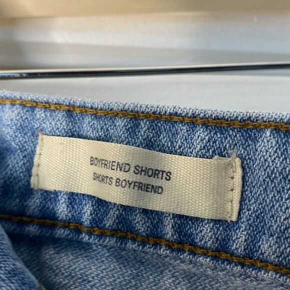 Universal Thread Light Wash Distressed Cutoff Denim Jean Shorts Size 4 - Picture 6 of 8